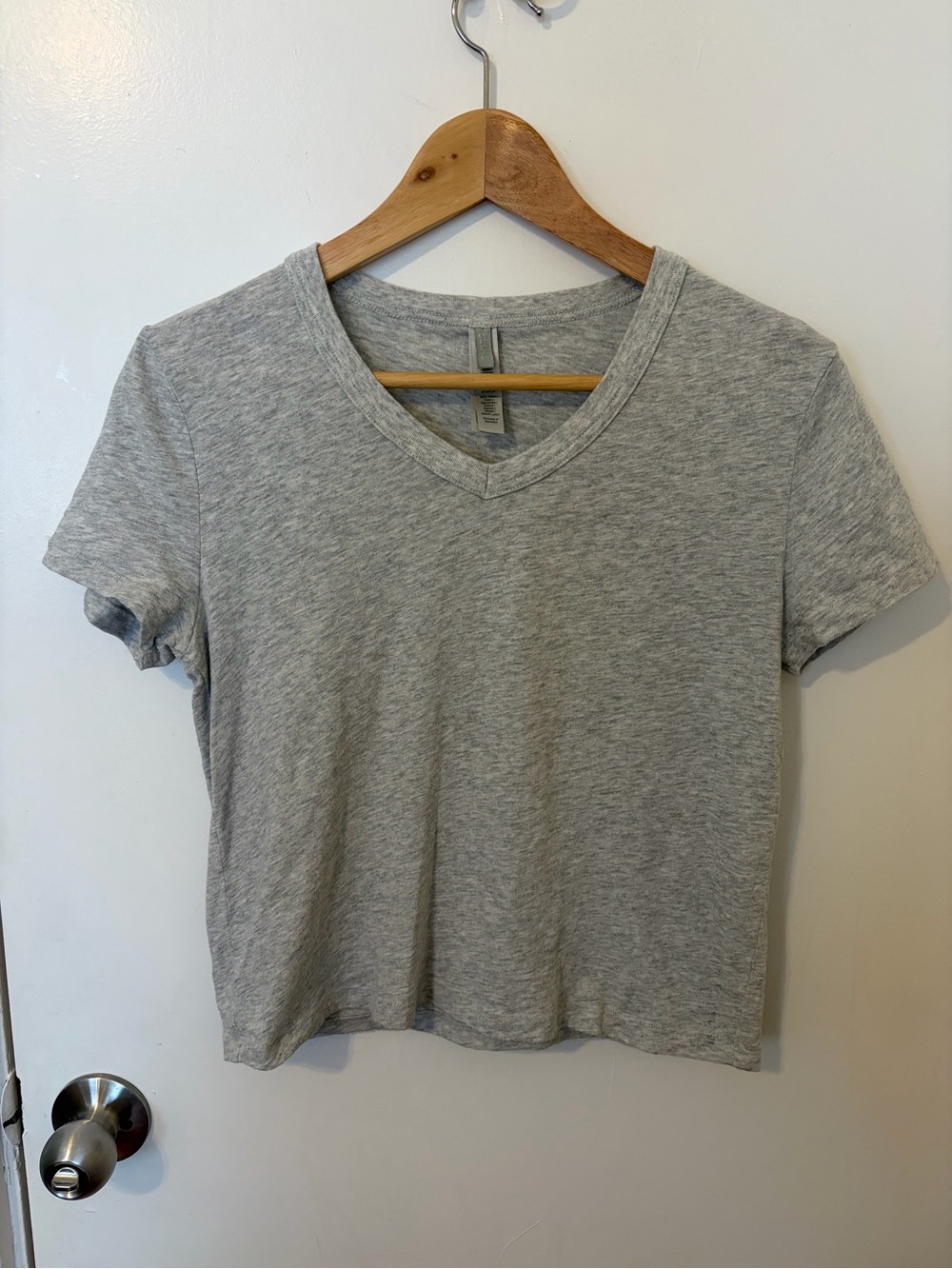 SKIMS Worn-In Jersey Baby V-Neck Tee short sleeve heathered gray size Medium